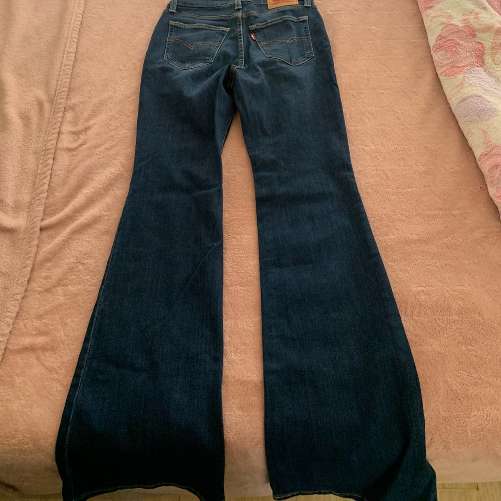New Levi’s High rise flare pants